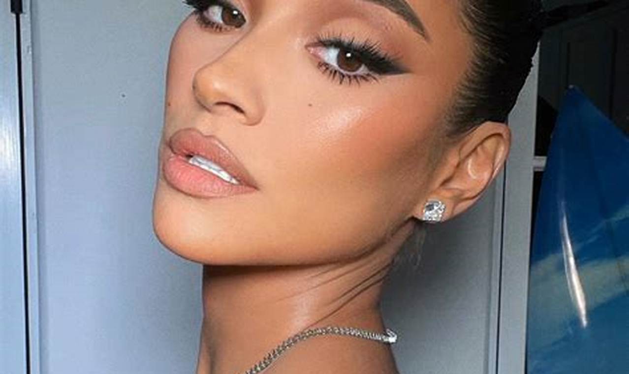 Celebrity-Inspired Makeup Looks for Prom
