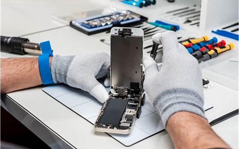 Cell Phone Repair Technicians
