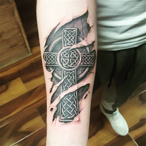100+ Celtic Cross Tattoo Designs Pictures with Meanings (2021)