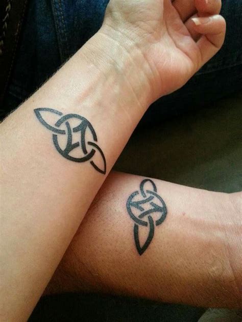 Celtic love knot tat Celtic love knot, Back tattoo, Tattoos