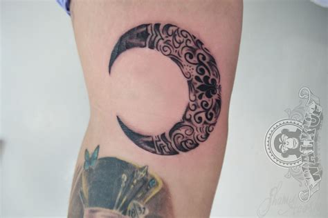 Small Celtic Moon Tattoo On Back Shoulder » Tattoo Ideas