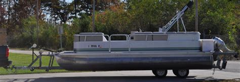 Centerlift Pontoon Trailers