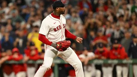 Chapman To Shows Off His