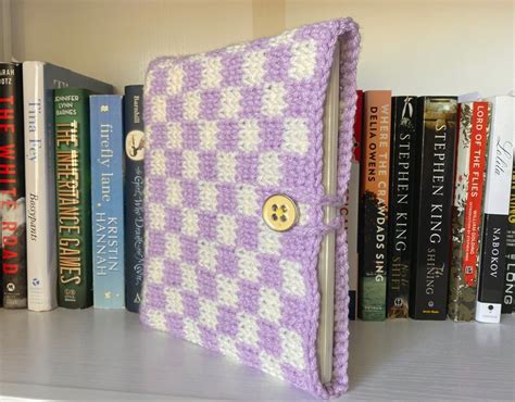 Checkered Book Sleeve Crochet Pattern