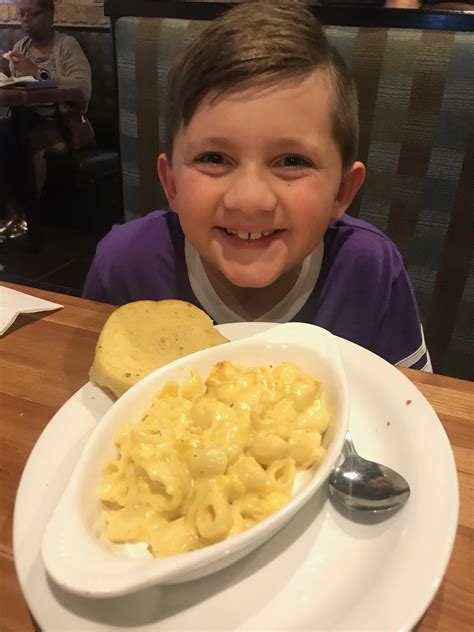 Indulge in Creamy Perfection: Discover the Delectable Mac & Cheese Delight at Cheddar's Scratch Kitchen!