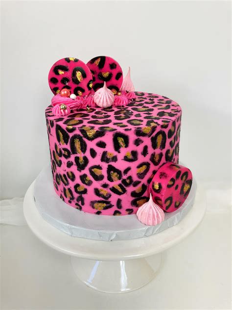 Cheetah Pattern Cake