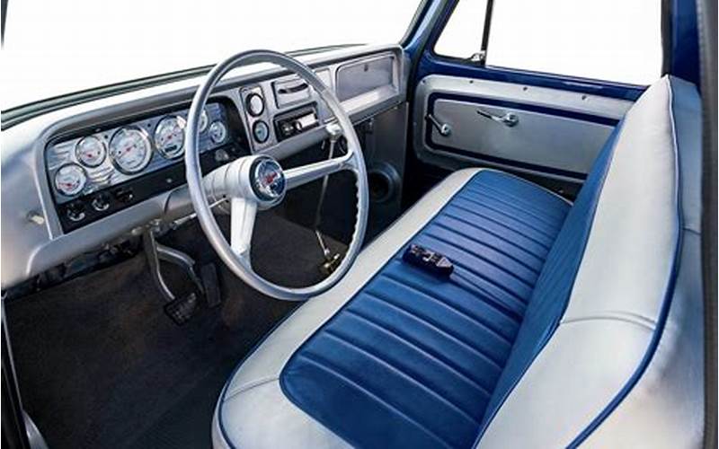 Chevrolet C10 Interior