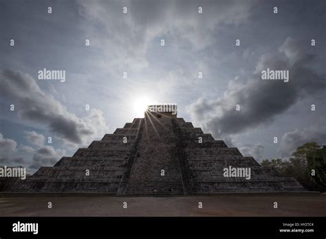 Early morning at Chichen Itza