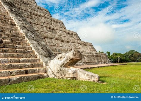 Chichen Itza Kukulkan Pyramid