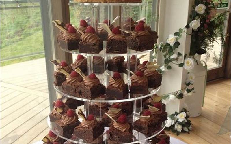 Chocolate Bread Tower of Fantasy: A Delicious Dessert to Satisfy Your Sweet Tooth