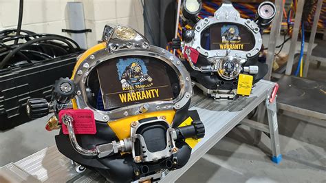 Choose right operator Helmet Diving