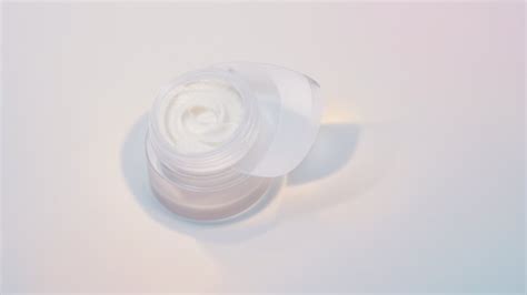 Choosing the Right Eye Cream