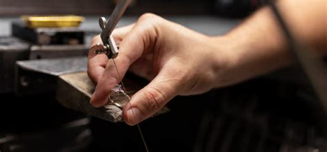 Choosing the Right Jeweler for Resizing