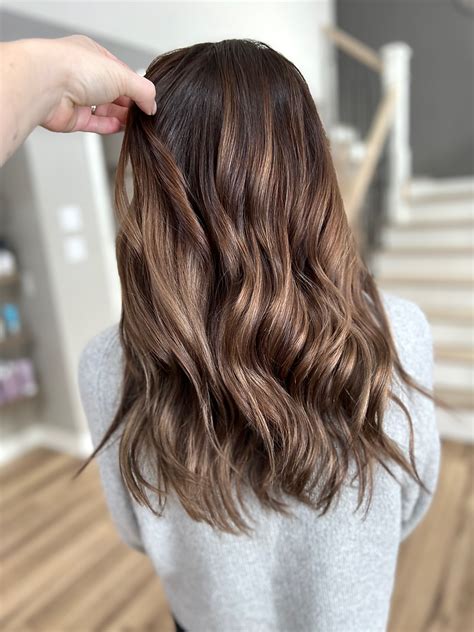 Choosing the Right Shade for Hightlights