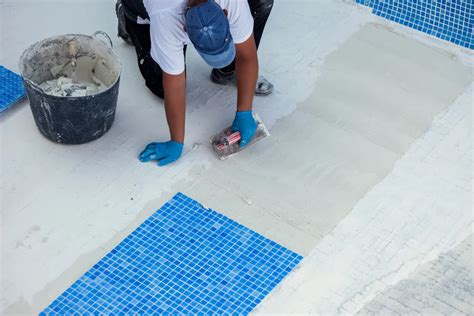 Choosing the Right Type of Pool Resurfacing Paint
