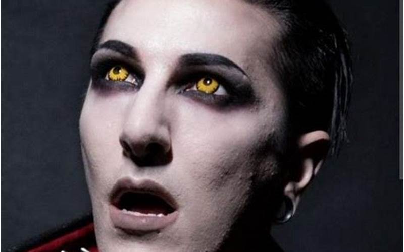 Chris Motionless Early Life