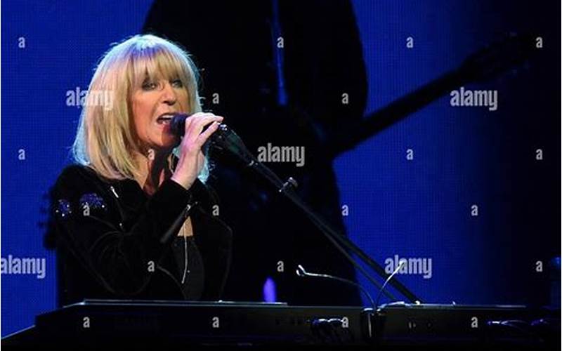 Christine Mcvie Performing On Stage