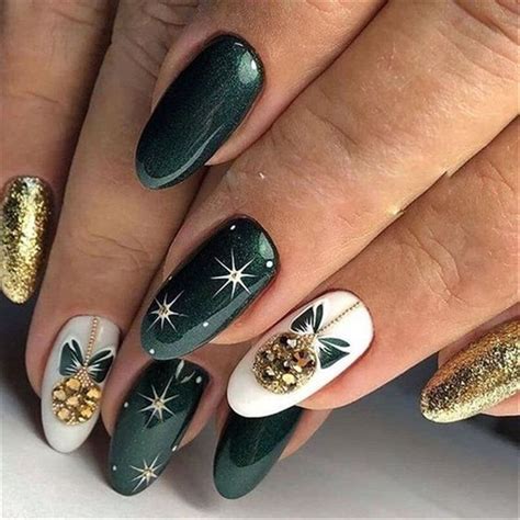 Christmas Nails Design Green: A Festive Look For Your Furry Friend