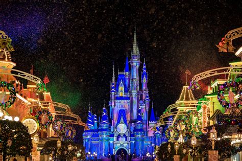Christmas Decorations At Disney World