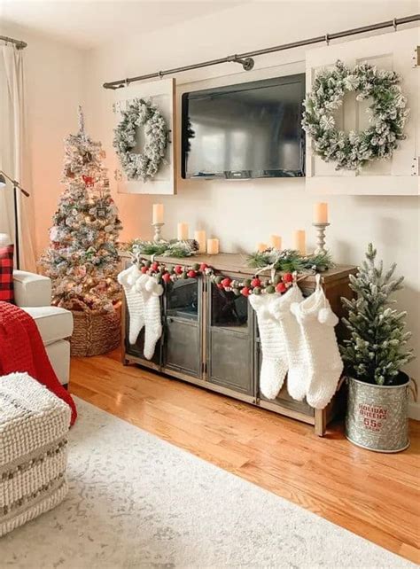 Transform Your TV Stand into a Festive Centerpiece with These Jaw-Dropping Christmas Decoration Ideas!