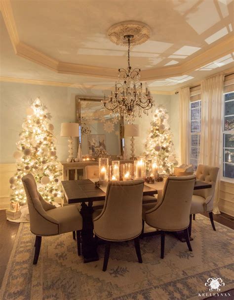 Christmas Dining Room Color Palettes