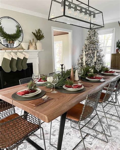 Christmas Dining Room Decor Essentials