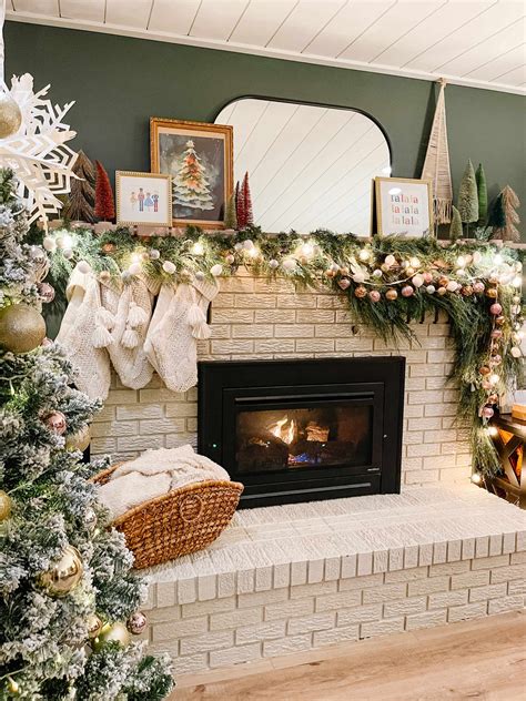 Christmas Fireplace Decor