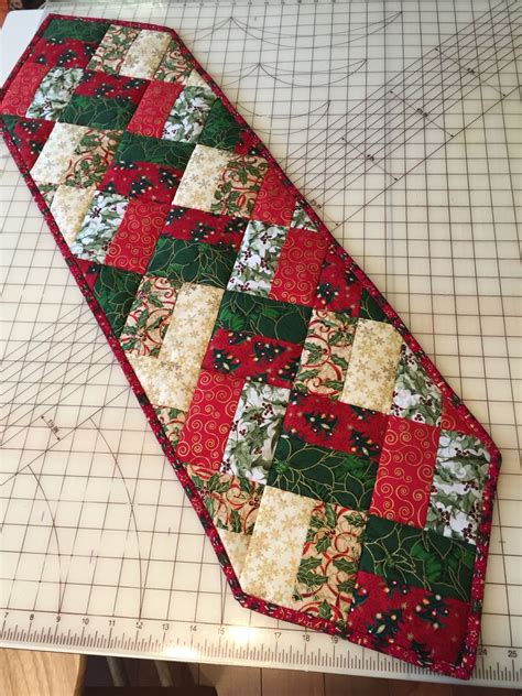 Christmas Quilt Patterns For Table Runners