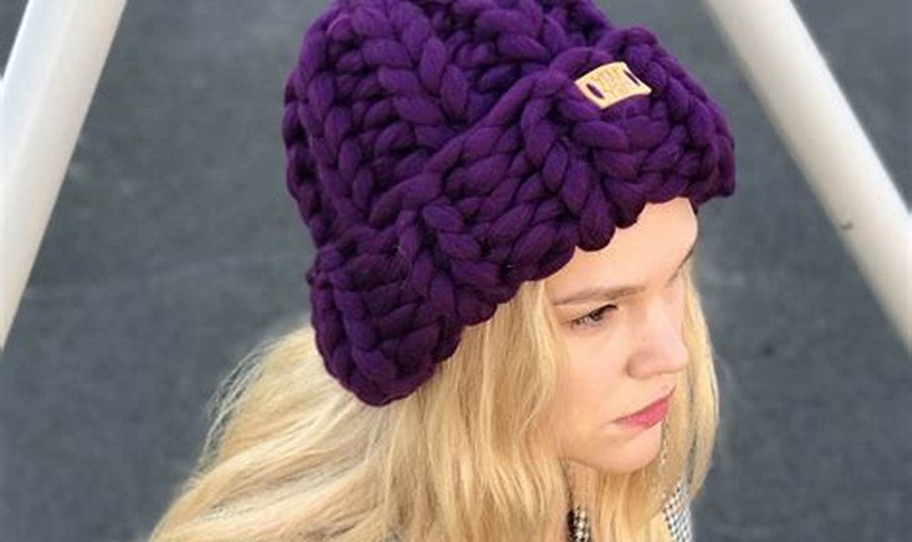 Keeping Warm and Stylish with a Chunky Beanie Hat