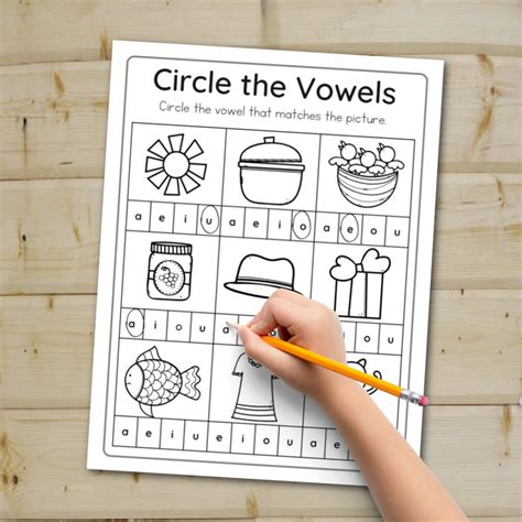 Circle The Vowels Worksheet