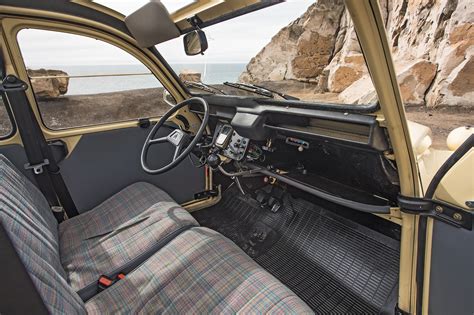 Citroën 2CV interior