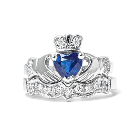 Forever Bound by Love and Loyalty: The Exquisite Claddagh Wedding Ring Set for Your Perfect Union