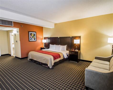Clarion Inn & Suites Miami International Airport Rooms
