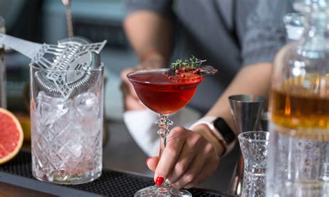 Classic Cocktail Presentation