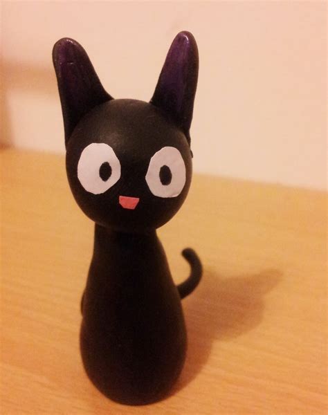 Clay cat figure