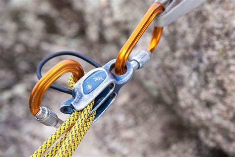 CE Double Slot ATC Belay Rappel Devices Rock Climbing Rescue Descending