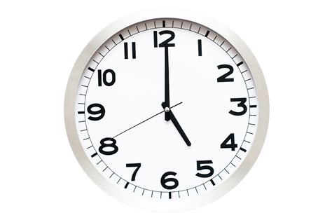 Clock showing 5 o'clock in the evening