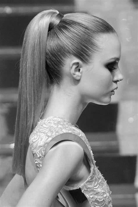 Coiffure Queue De Cheval Haute