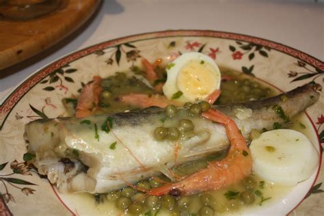 Colas de merluza en salsa verde - Receta fácil paso a paso