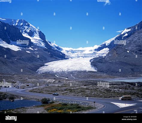 Calgary to Columbia Icefield Day Trip Review: Is It Worth It?