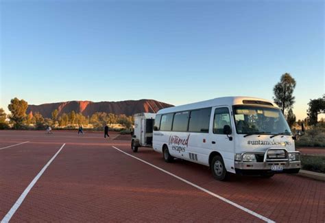 Comfortable Tour Bus Alice Springs