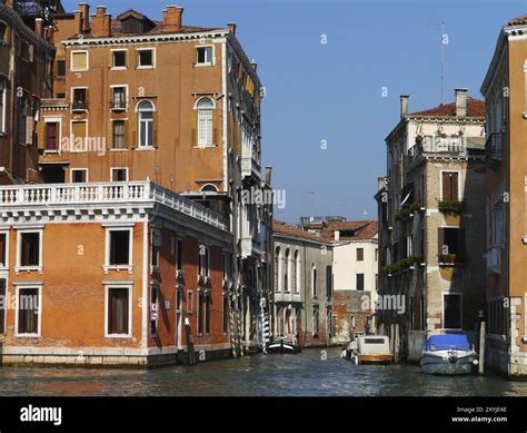 Commissario Brunetti Venice