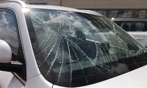 Common Signs of Windshield Damage