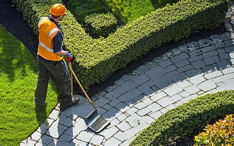 Commune 13 safety tips