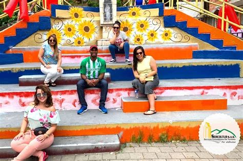 Commune 13 tour experience