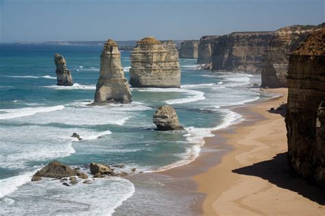 Comparing the Two Most Popular Vacation Destinations in Australia