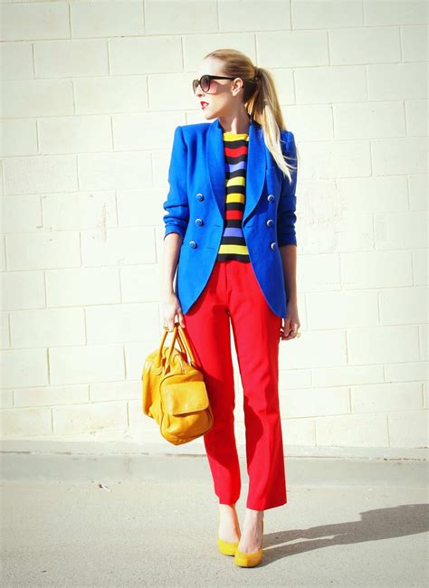 Complementary Contrasts: Outfits That Pop