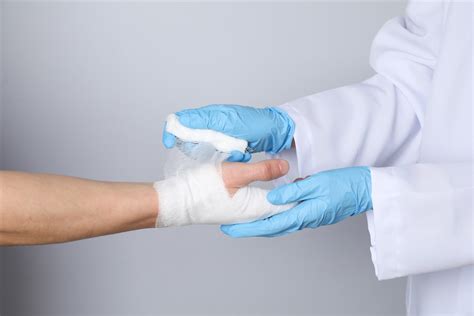 Compresses: Types, Uses & Fast Relief.