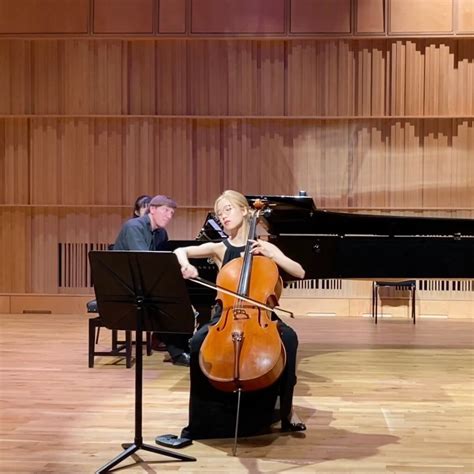 Unveiling the Artistry behind Con Moto Music: Exploring the Definition of this Melodic Marvel