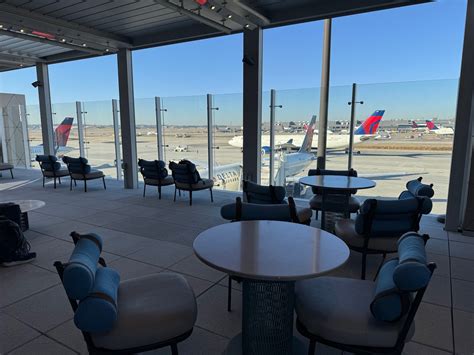 Concourse F Delta Sky Club